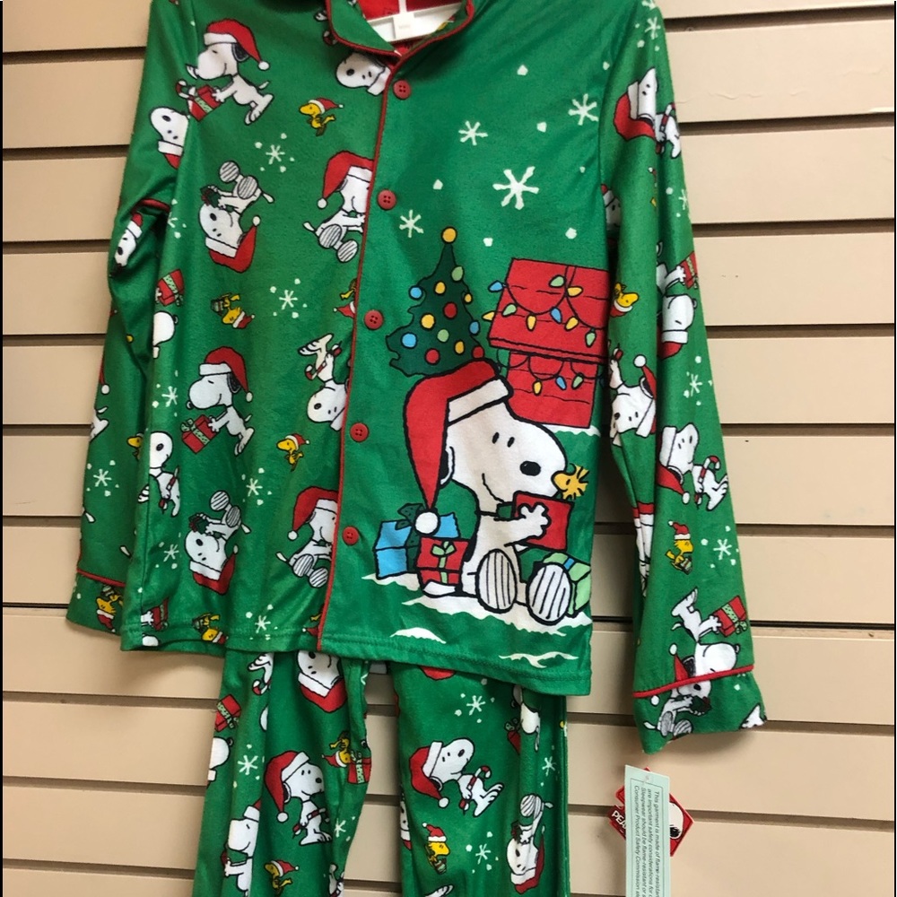 peanuts christmas pajamas
